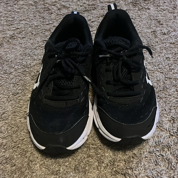 Under Armour Charged Assert 10 Black Lightweight Running Sneakers - Picture 2 of 6